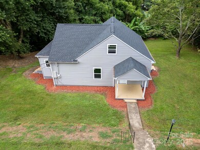 2901 N Shipp Ave, Newton, NC 28658 - photo 5