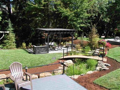 Creekside setting....Glenn Creek frontage