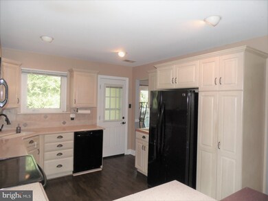 2403 Elm Cir, Lansdale, PA 19446 - photo 7