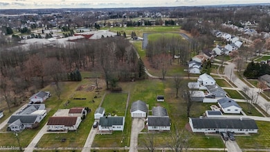 638 Cedar St, Medina, OH 44256 - photo 2