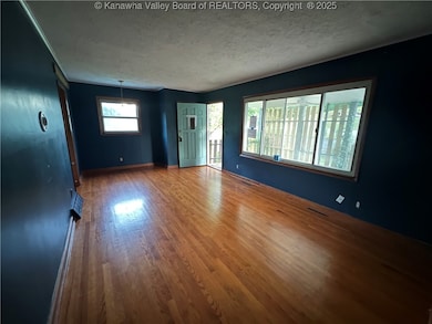 130 Moran Ave, Dunbar, WV 25064 - photo 4