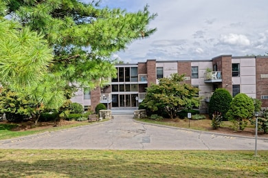 147 Turner Rd unit 98, Holliston, MA 01746 - photo 4