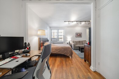 54 E 8th St unit 6-L, New York, NY 10003 - photo 5