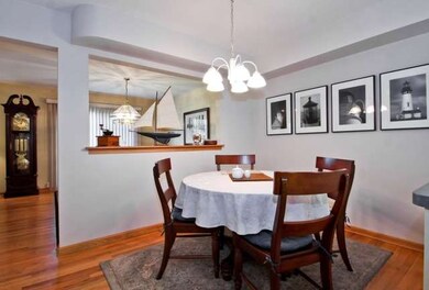 4402 Hammersmith Ln unit 4402, Glenview, IL 60026 - photo 3