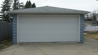 1614 S 16th St, Grand Forks, ND 58201 - photo 4