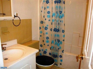 8022 Craig St, Philadelphia, PA 19136 - photo 5