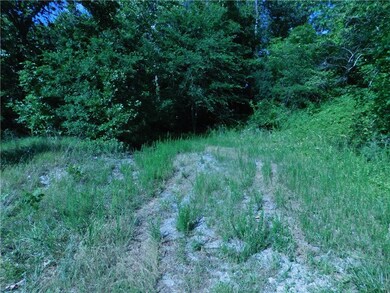 Circle driveway into Howick Cr