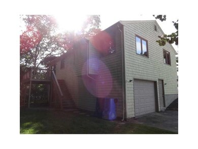 9 Robin Hood Rd, Cranston, RI 02921 - photo 3