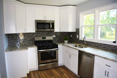 1N217 Papworth St, Wheaton, IL 60187 - photo 2