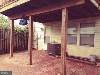 18913 Piney Point Place, Germantown, MD 20874 - photo 2