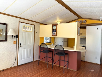52901 Pine Cove Rd unit 37, Idyllwild, CA 92549 - photo 5