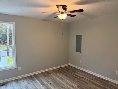 419 W Waggoner St, Tullahoma, TN 37388 - photo 6