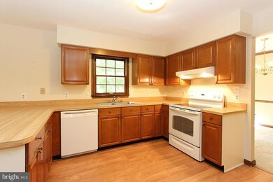 2007 Victoria Dr, Stafford, VA 22554 - photo 5