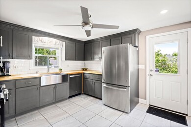 15 Trinity Dr, Nashua, NH 03063 - photo 3