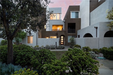 217 Magnet, Irvine, CA 92618 - photo 2