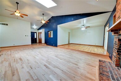 2617 Iris Ave NW, Cedar Rapids, IA 52405 - photo 4