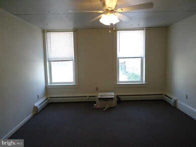 28 N 4th St unit 2F, Hamburg, PA 19526 - photo 4