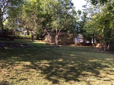 113 W 3rd St, Heavener, OK 74937 - photo 3