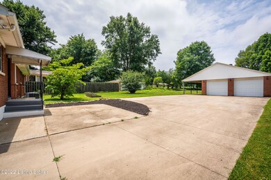 8814 Maple Rd, Louisville, KY 40229 - photo 4