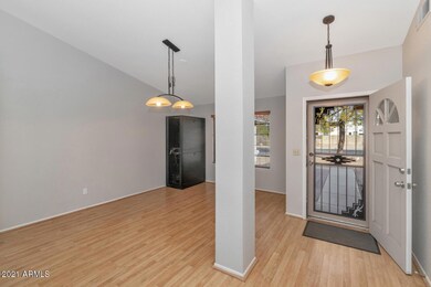 3153 E Leonora St-large-007-019-3153 E L
