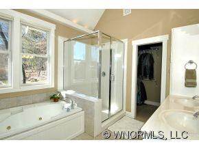 Master Bath,Jet Tub & Shower
