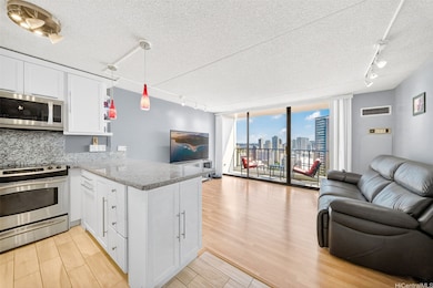 Chateau Waikiki unit 3203, Honolulu, HI 96815 - photo 5