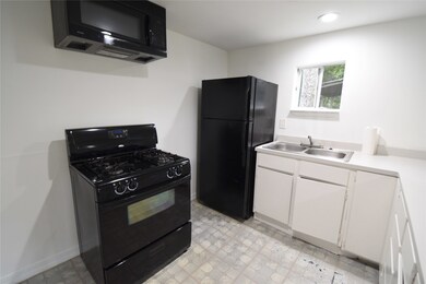 706 1/2 Milwaukee St, Houston, TX 77009 - photo 5