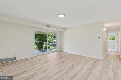 215 Old Forge Crossing unit 215, Devon, PA 19333 - photo 2