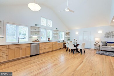 317 Skyhill Rd, Alexandria, VA 22314 - photo 7