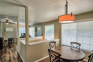 2080 Skyline-Dining