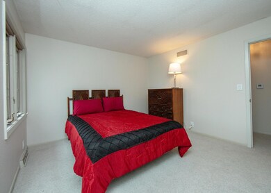 1306 Olympic Dr, Waterloo, IA 50701 - photo 7