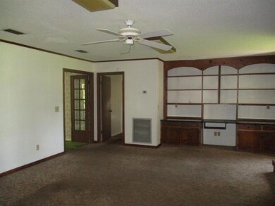 FAMILY/FIREPLACE