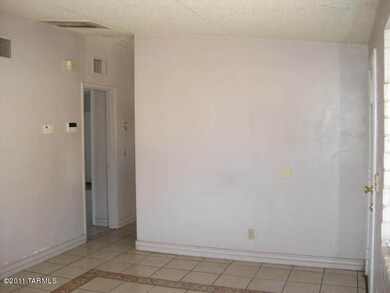 living area 2