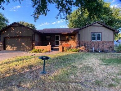 520 S Queen St, Maize, KS 67101 - photo 5