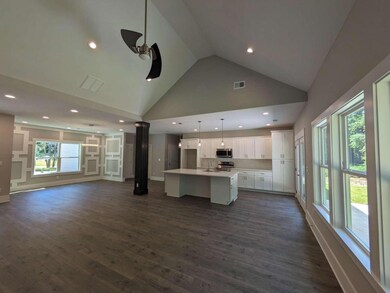 915 W Poplar St, Griffin, GA 30224 - photo 4