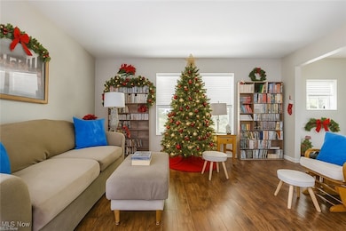 180 Elizabeth Pkwy, Akron, OH 44304 - photo 2