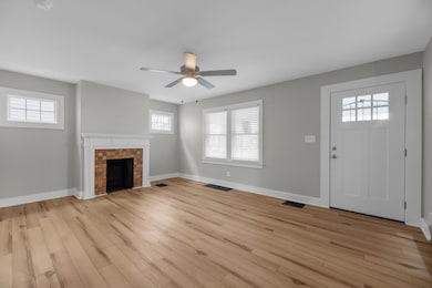1002 Ellsworth 004
