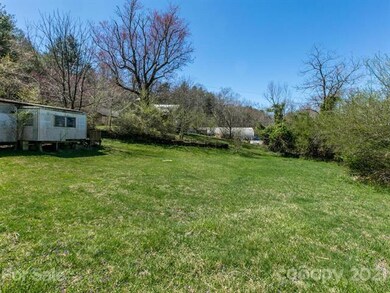 66 Grove Park Rd, Hendersonville, NC 28739 - photo 2