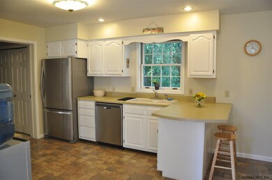 101 Drummond Ridge, Ballston Spa, NY 12020 - photo 2