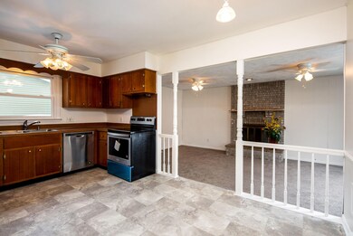 3201 Continental Dr, Lansing, MI 48911 - photo 6