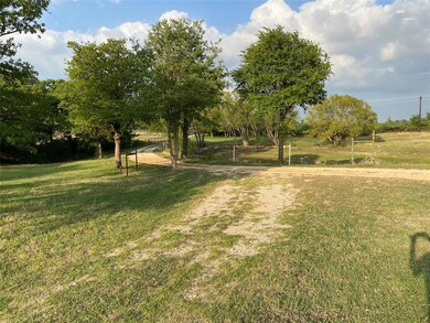 1002 County Road 4699, Boyd, TX 76023 - photo 4