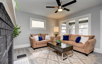 Living Room (3)