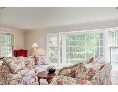 13 Penobscot St, Medfield, MA 02052 - photo 4