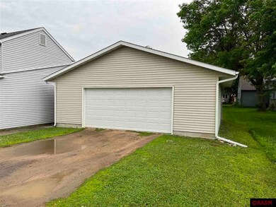 1111 N Franklin St, New Ulm, MN 56073 - photo 3