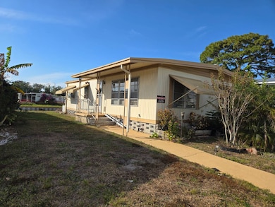 5817 Eastlake Dr unit 91, New Port Richey, FL 34653 - photo 2