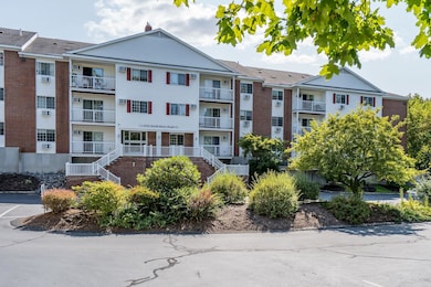 490 River Rd unit 30, Manchester, NH 03104 - photo 3