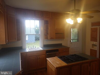 14 1st Ave SW, Glen Burnie, MD 21061 - photo 3