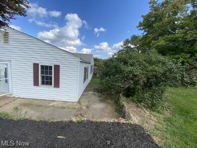 16024 Samuel St, East Liverpool, OH 43920 - photo 4