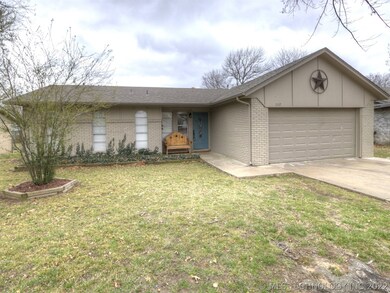 1117 W School Ct, Claremore, OK 74017 - photo 2