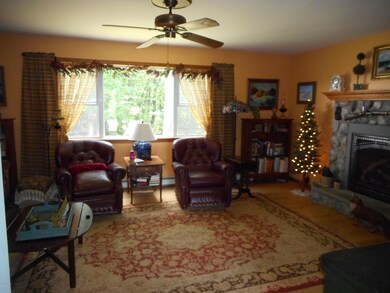 111 Delaware Crest Dr, Dingmans Ferry, PA 18328 - photo 4